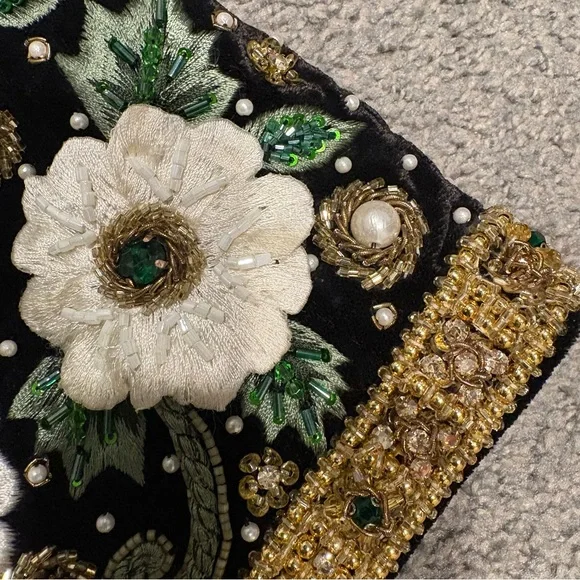 Alice And Olivia New Lindsey Embellished Gown Size 4 $1,995.00 - Picture 15 of 16